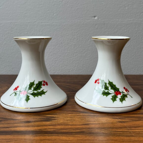 Set of 2 Porcelain Holly Christmas Candelstick Holders Japan Canadian Tire - Picture 4 of 15